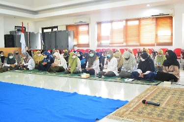 Pengajian Pegawai dengan Tema 